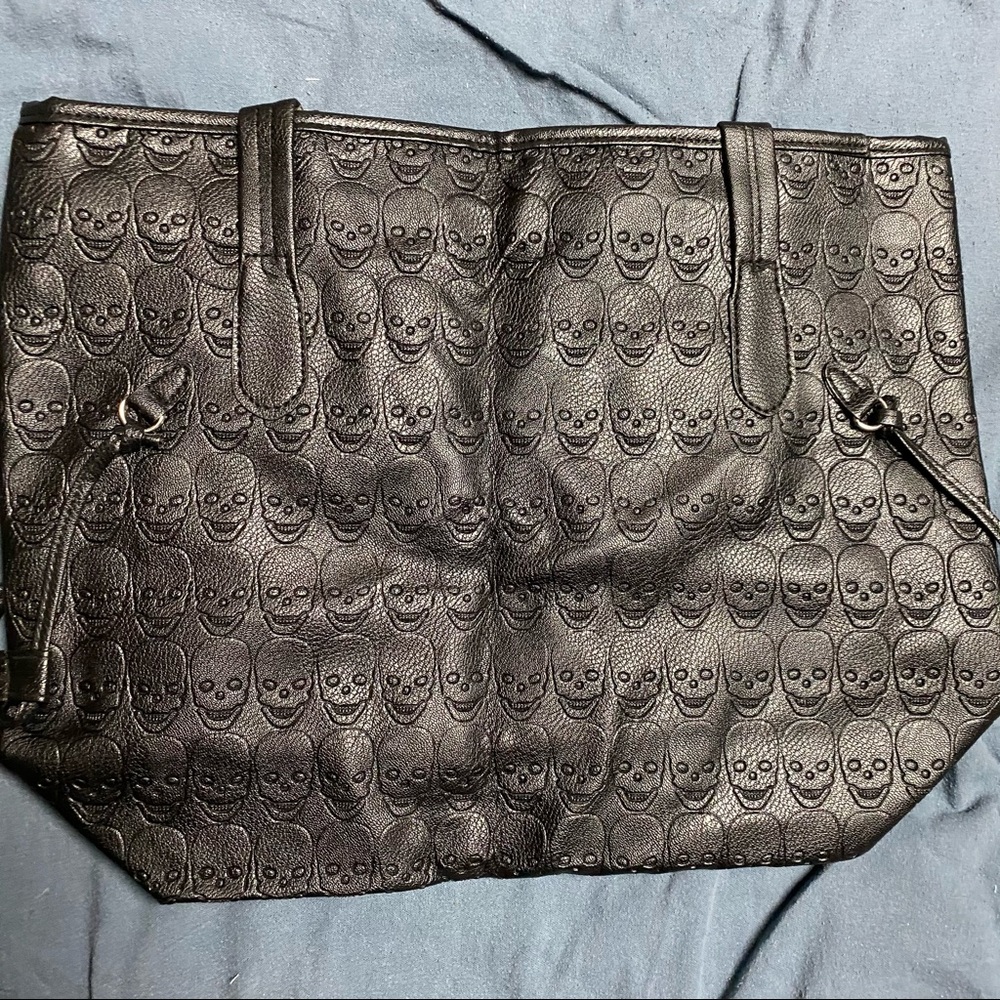 Skull tote